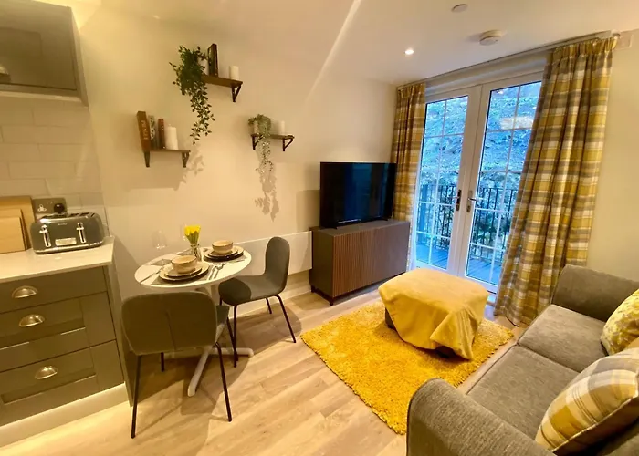 Luxury 1 Bedroom Apartment - Rock Mill 14