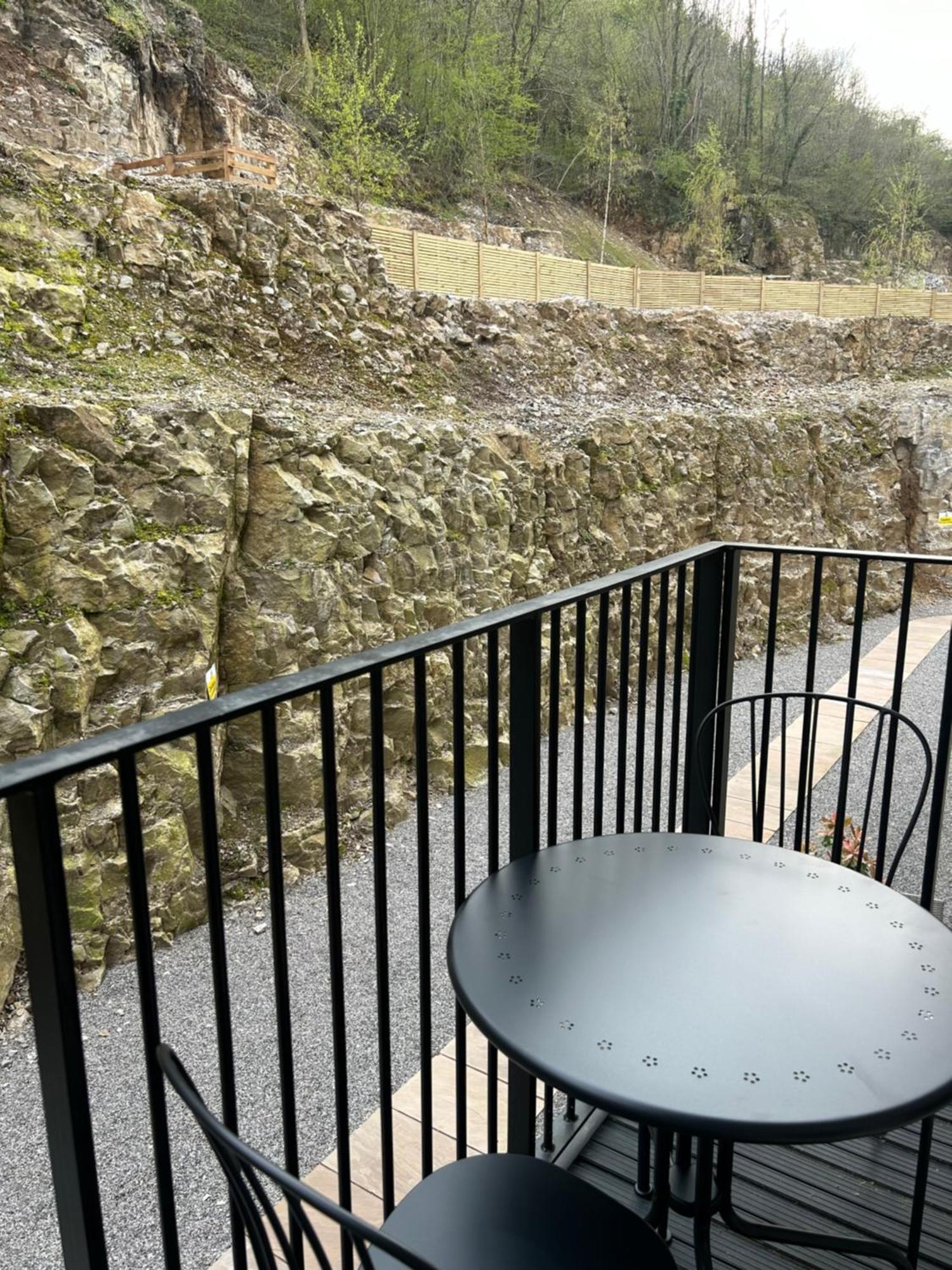 Apartment Luxury 1 Bedroom - Rock Mill 14